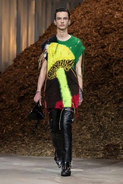 Look 23